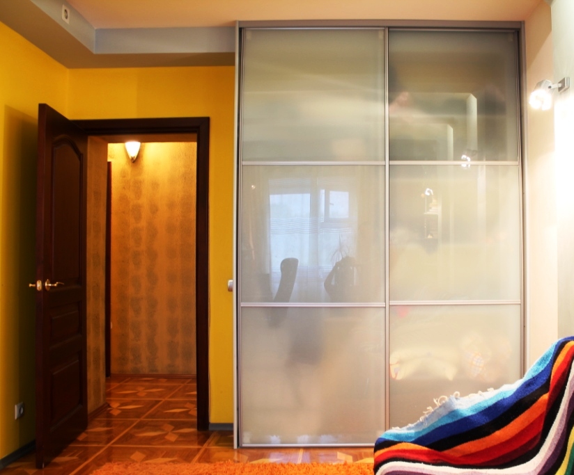 �������